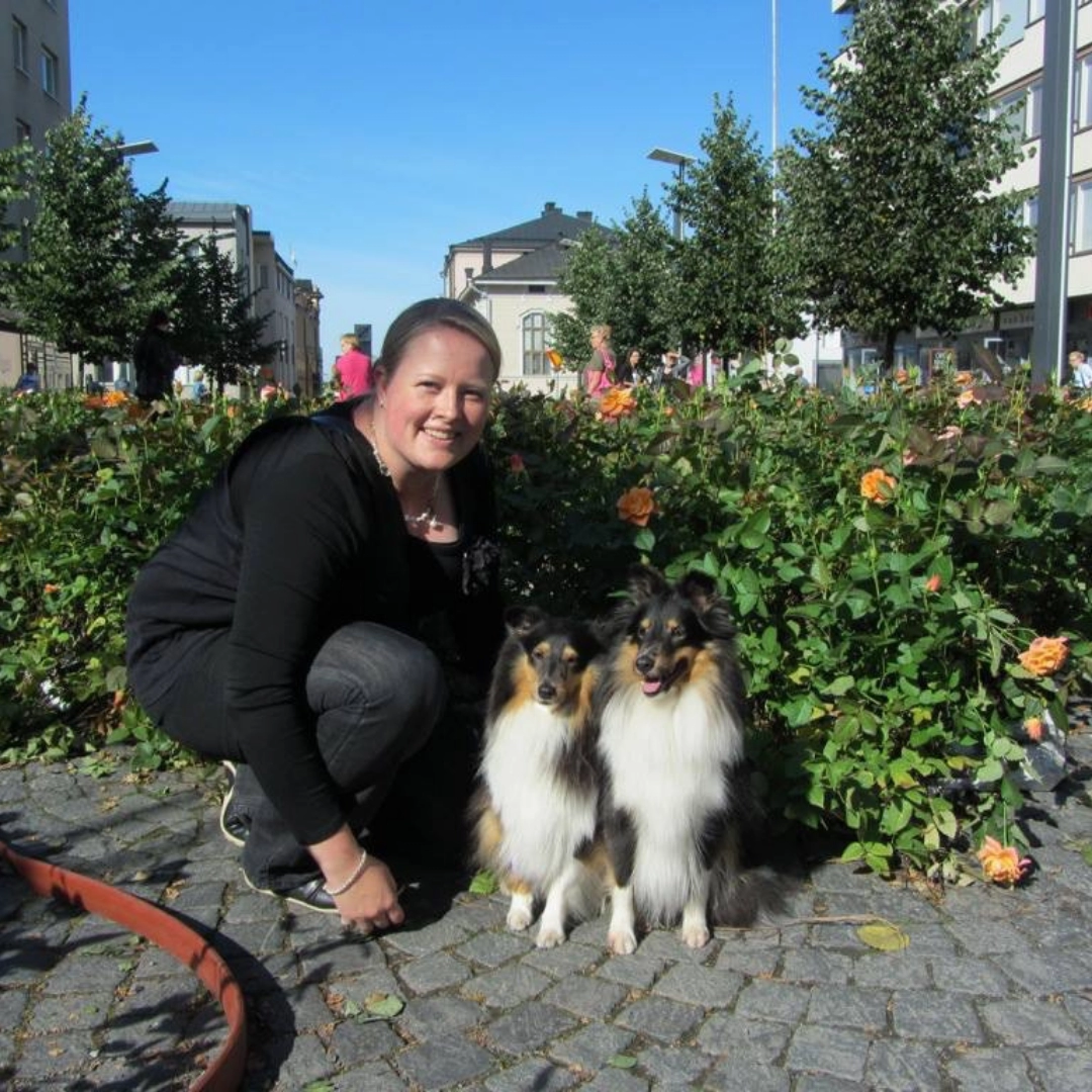 Punakynäpaholainen ja työhyvinvoinnin tärkeät osaset - koirat