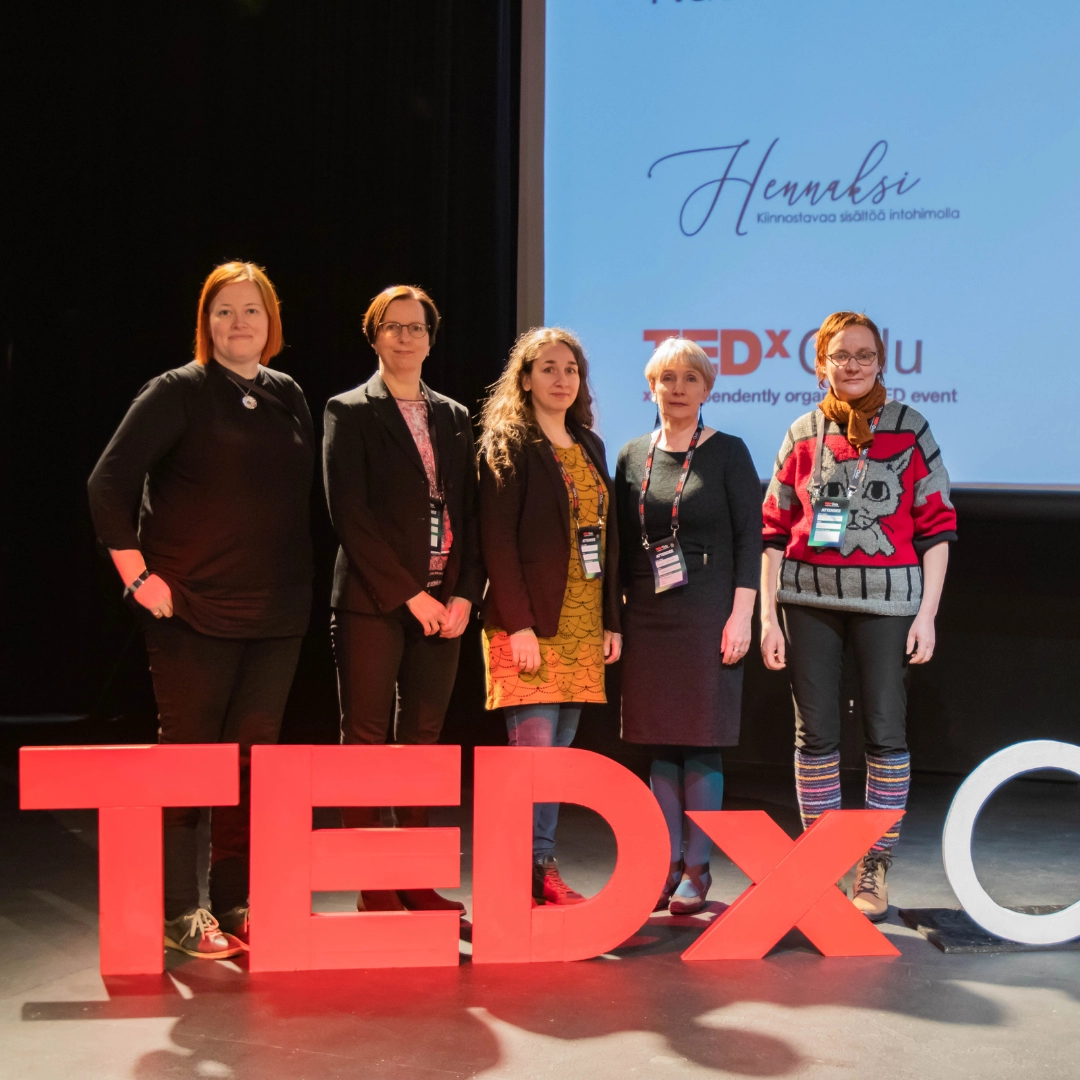 Punakynäpaholainen TedxOulua tekemässä. Autoin sisältömarkkinoinnissa sekä sisältöjen kirjoittamisessa