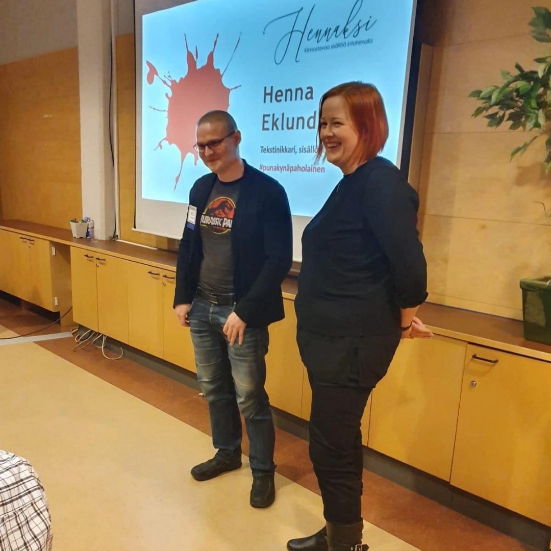 Punakynäpaholainen esiintyy yrittäjille